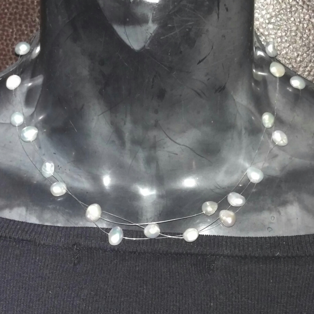 Grey pearl necklace
